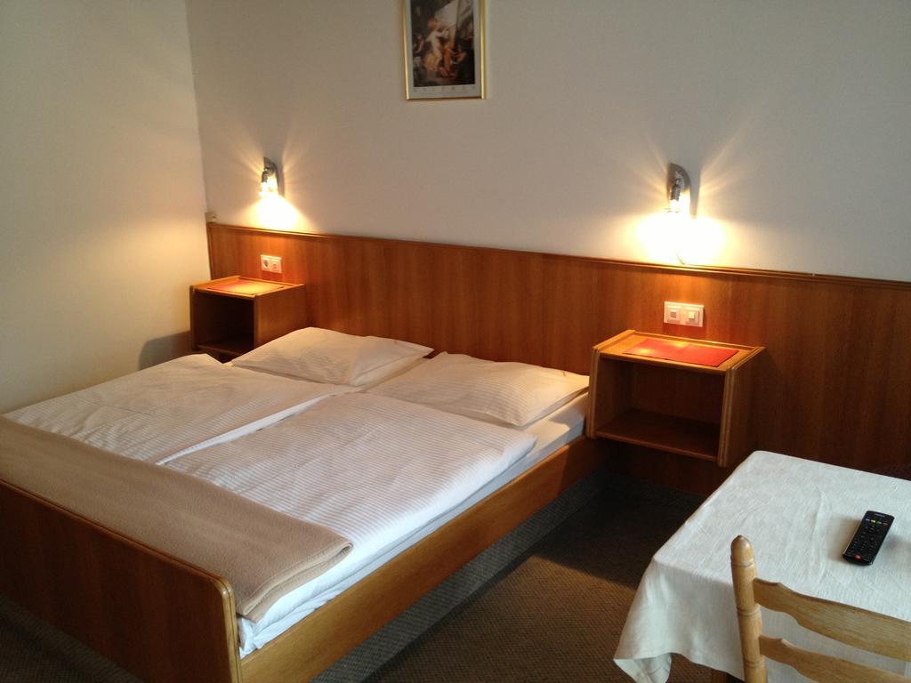 Pension & Appartement Fortin Bad Kleinkirchheim Δωμάτιο φωτογραφία